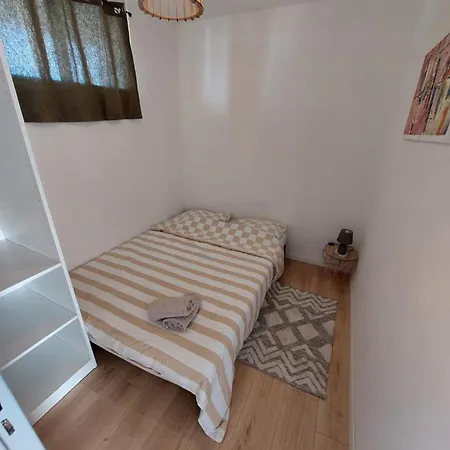 Le Voltaire - T2 Neuf Face Pyrenees Apartment *